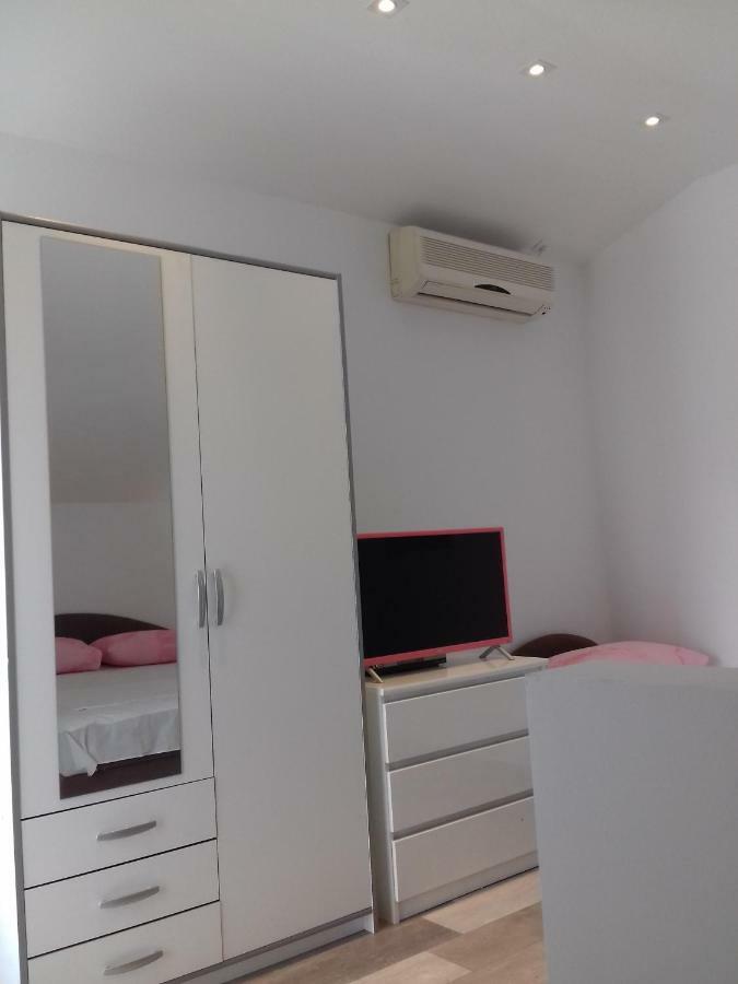 Apartman Nena Leilighet Slatine Eksteriør bilde